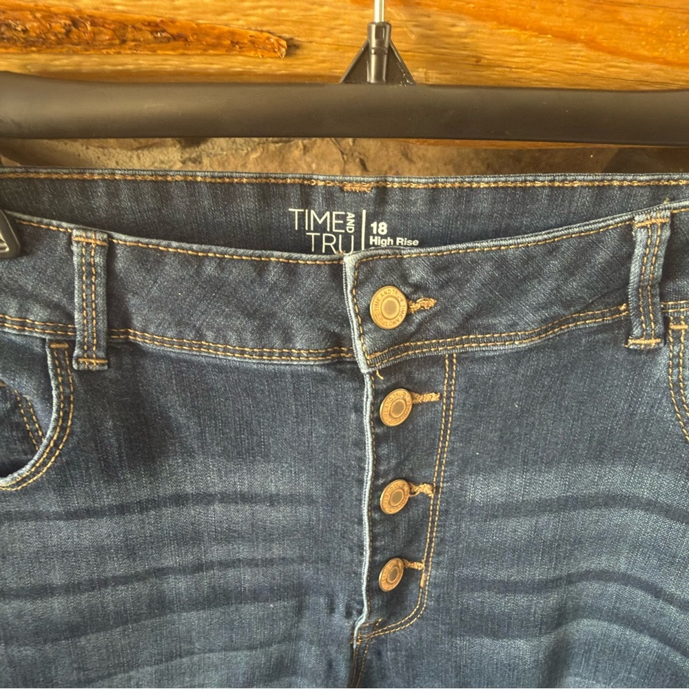 Time and Tru Dark Blue Ankle Jeans - Picture 3 of 7